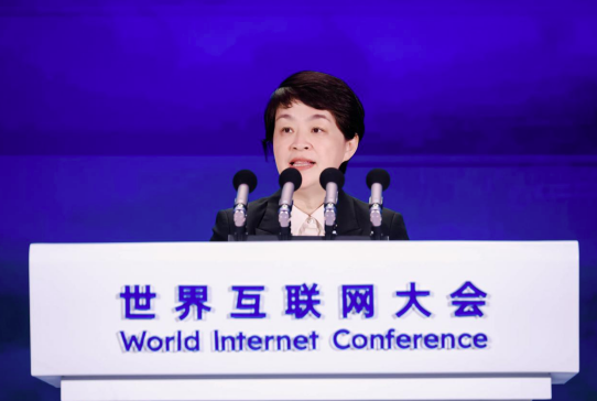 中兴通讯董事长方榕：加强数智筑基，有助于AI进阶